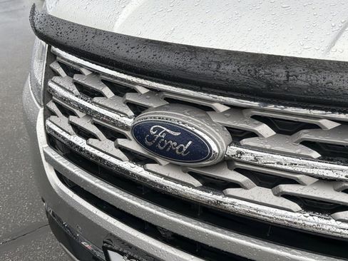 Used 2019 Ford Explorer Limited w/ Class III Trailer Tow Package image 11