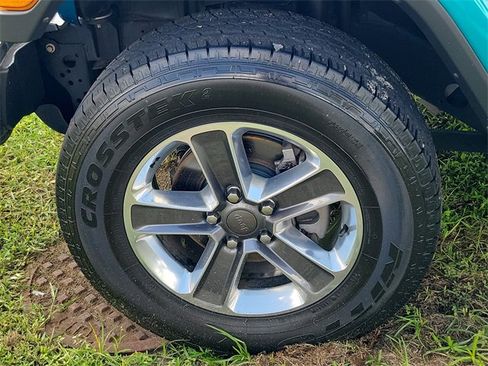 Used 2019 Jeep Wrangler Unlimited Sahara image 6