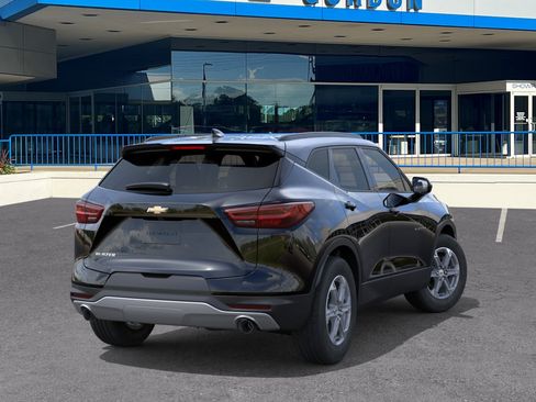 New 2026 Chevrolet Blazer LT w/ Convenience Package FWD image 4