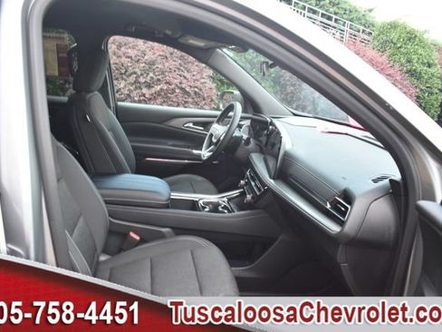 Used 2025 Chevrolet Traverse LT w/ LPO, Floor Liner Package FWD image 26