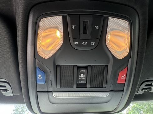 Used 2022 RAM 1500 Big Horn w/ Night Edition RWD image 26