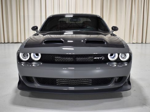 Used 2019 Dodge Challenger SRT Hellcat Redeye RWD image 2