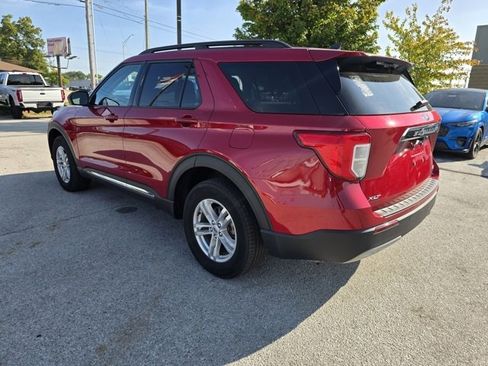 Used 2023 Ford Explorer XLT w/ Equipment Group 202A image 5