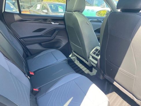 New 2025 Volkswagen Tiguan SE R-Line image 13