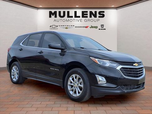 Used 2021 Chevrolet Equinox LT image 2