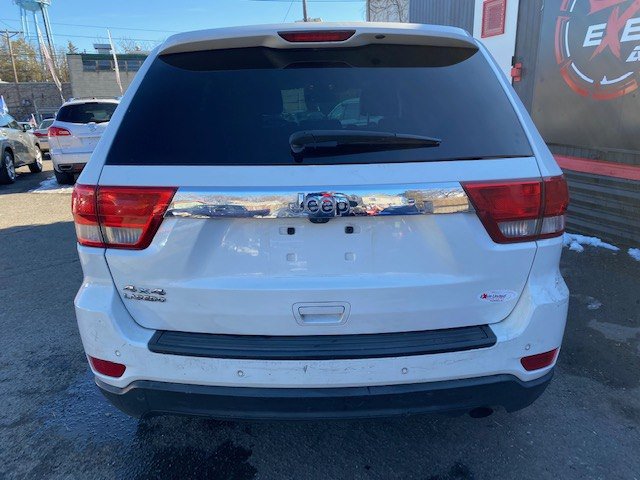 Used 2013 Jeep Grand Cherokee Laredo AWD/4WD image 4