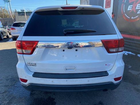 Used 2013 Jeep Grand Cherokee Laredo AWD/4WD image 4