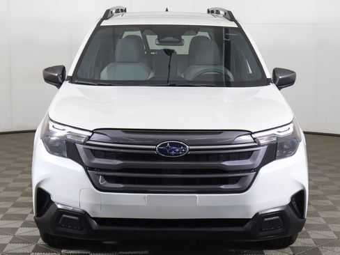 Used 2025 Subaru Forester Premium AWD/4WD image 11