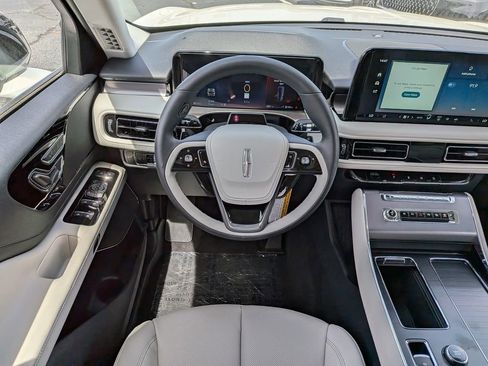 New 2026 Lincoln Aviator 2WD image 18
