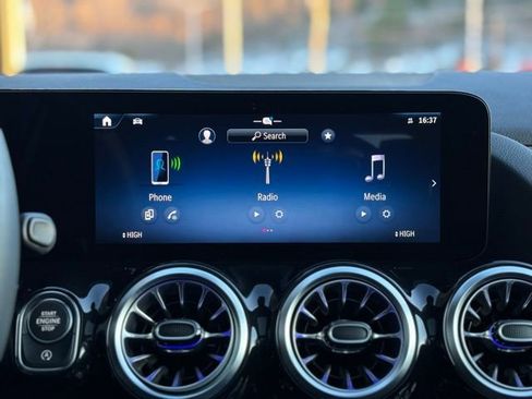 Used 2026 Mercedes-Benz GLA 250 4MATIC image 32