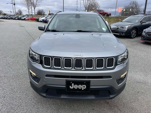 Used 2018 Jeep Compass Latitude w/ Popular Equipment Group image 2