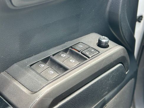 Used 2018 Toyota Tacoma TRD Off-Road AWD/4WD image 22