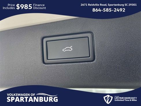 New 2026 Volkswagen Tiguan SE R-Line image 11