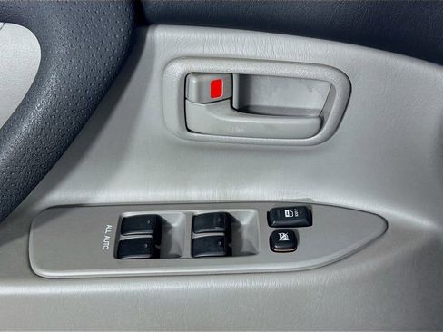 Used 2007 Toyota Land Cruiser image 18