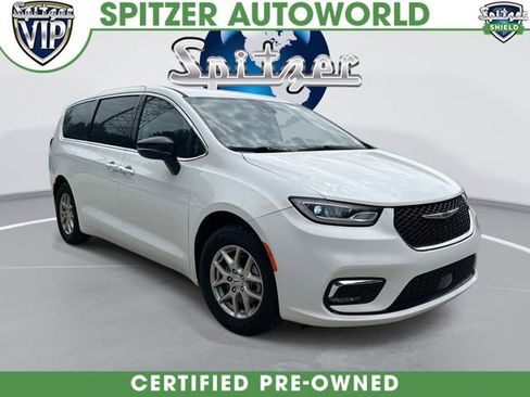 Used 2024 Chrysler Pacifica Touring-L FWD image 1