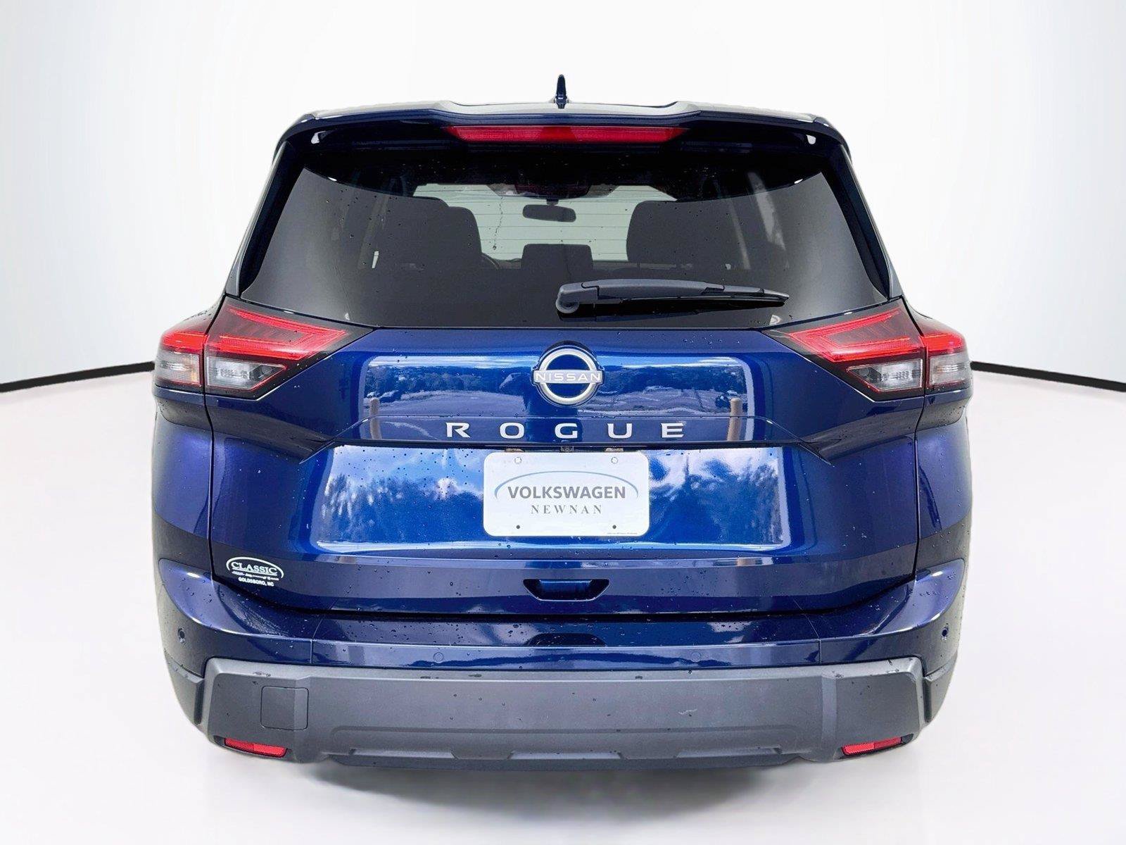 Used 2025 Nissan Rogue SV FWD image 5