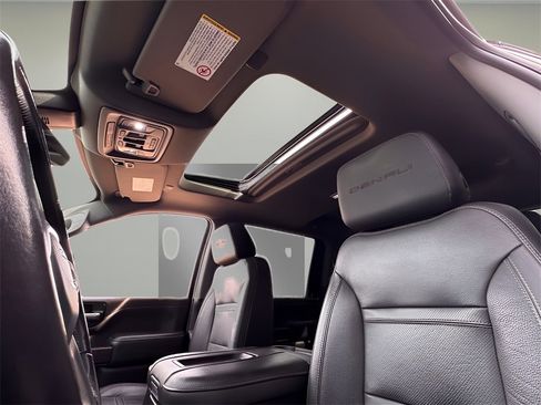 Used 2022 GMC Sierra 2500 Denali w/ Denali Ultimate Package image 25