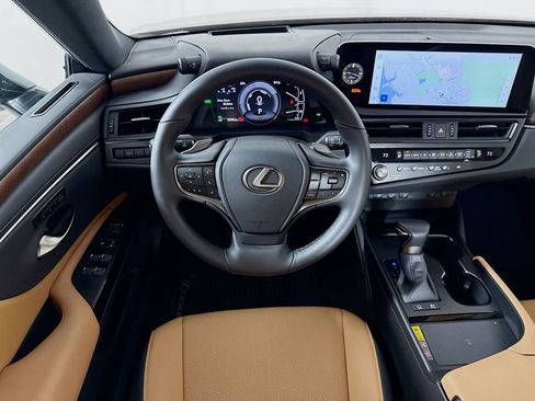 Certified 2025 Lexus ES 300h w/ Premium Package image 23