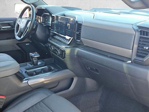 Used 2025 Chevrolet Silverado 1500 ZR2 w/ Technology Package image 22