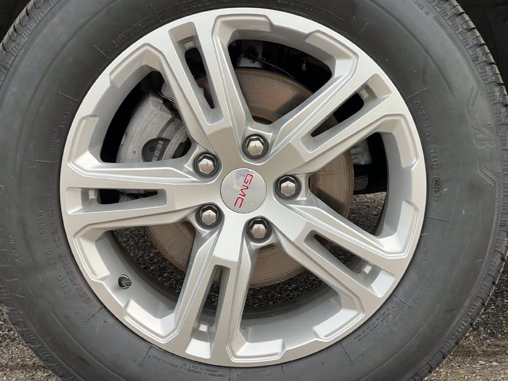 Used 2023 GMC Terrain SLE w/ Driver Convenience Package AWD/4WD image 7