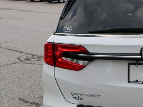 Used 2023 Honda Odyssey EX-L image 6