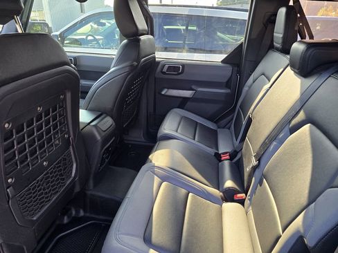 Used 2022 Ford Bronco Black Diamond image 5