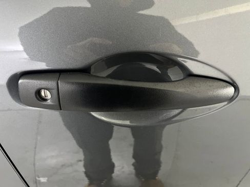 Used 2025 Nissan Versa S w/ S Plus Package image 46