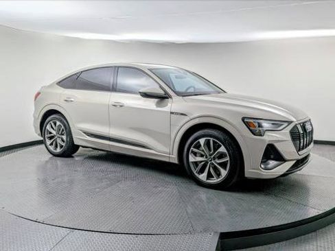 Used 2021 Audi e-tron Premium w/ Black Optic Package image 9