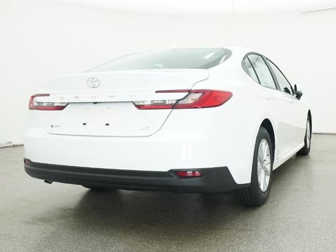 New 2026 Toyota Camry LE FWD image 32