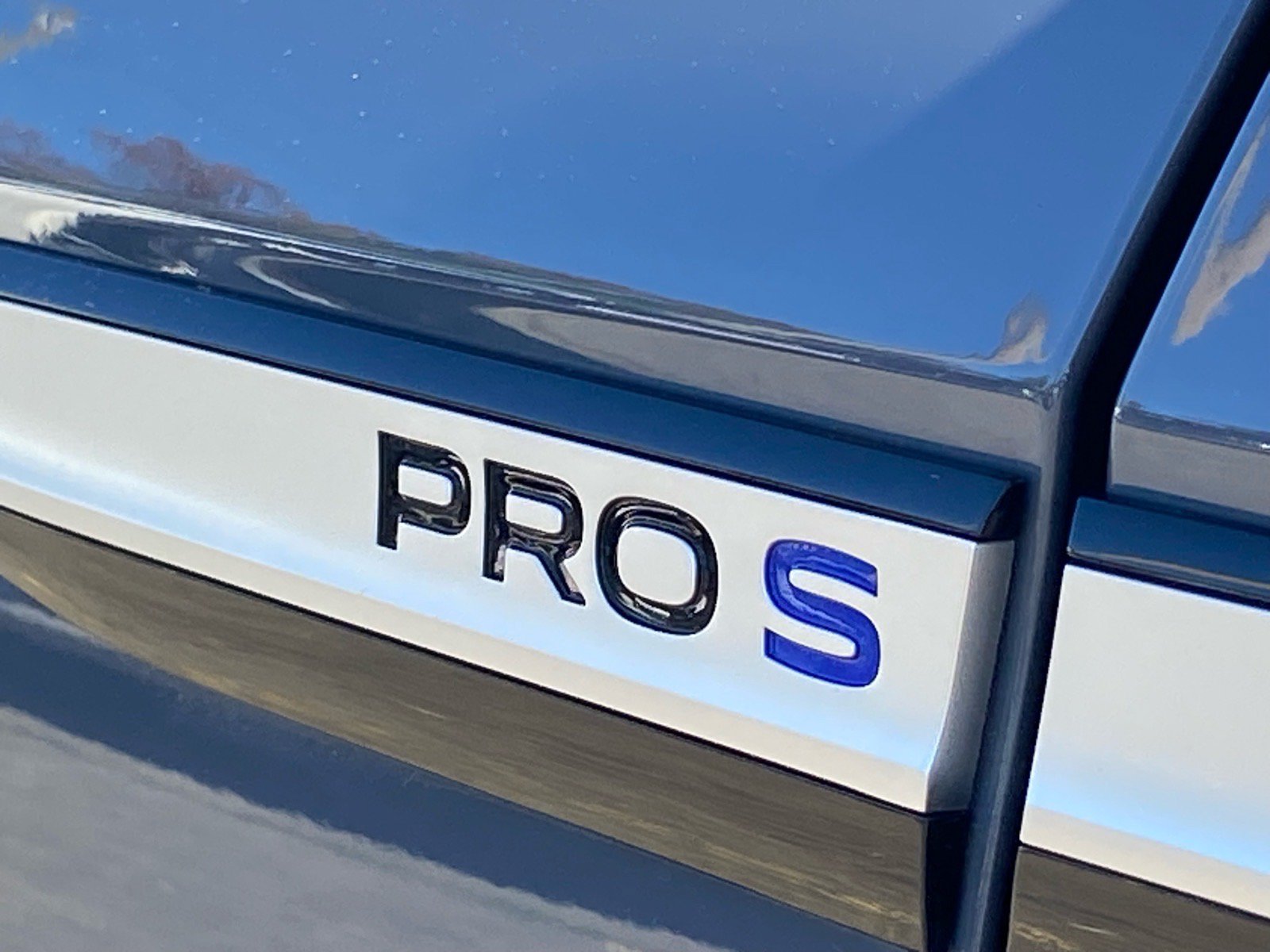 Used 2023 Volkswagen ID.4 Pro S RWD image 6