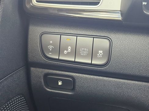 Used 2019 Kia Niro S Touring image 27