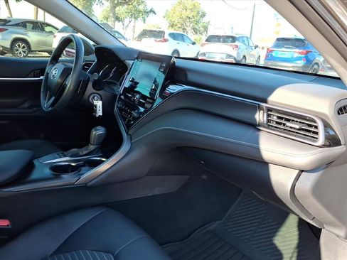 Used 2023 Toyota Camry SE image 18