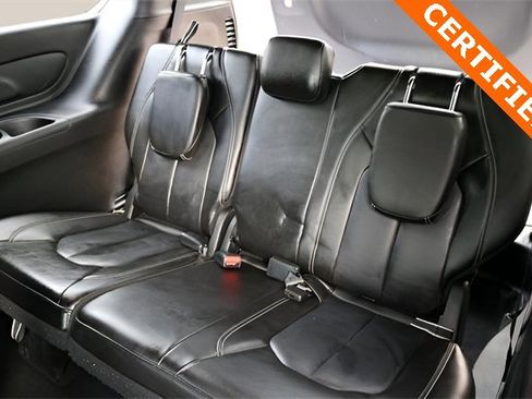 Used 2024 Chrysler Pacifica Select image 16