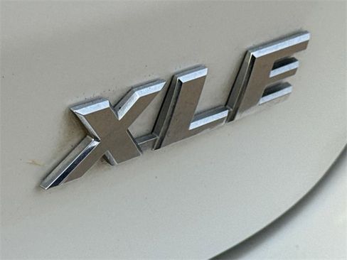 Used 2019 Toyota Highlander XLE image 10