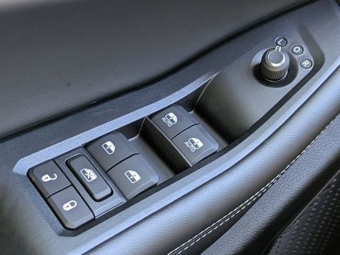 New 2025 Jeep Grand Cherokee Altitude image 21