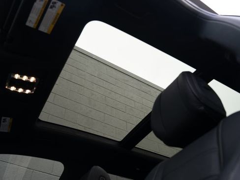 Used 2024 Mercedes-Benz GLS 450 4MATIC image 30