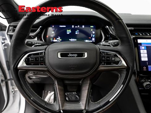 Used 2023 Jeep Grand Cherokee Overland w/ Advanced Protech Group III AWD/4WD image 10