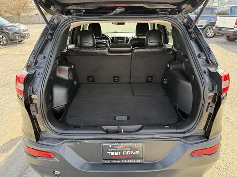 Used 2018 Jeep Cherokee Latitude Plus image 20