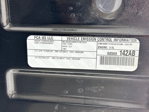 Used 2023 Jeep Grand Cherokee Laredo AWD/4WD image 20