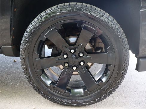 Used 2017 Chevrolet Silverado 1500 LTZ Z71 w/ LTZ Plus Package AWD/4WD image 43