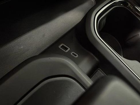 Used 2024 GMC Sierra 1500 AT4 w/ AT4 Premium Package image 32