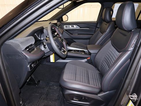 New 2026 Ford Explorer ST-Line w/ ST-Line Street Pack image 12