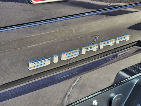 Used 2025 GMC Sierra 1500 SLT image 13