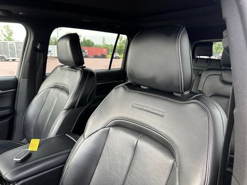 Used 2023 Jeep Grand Cherokee L Overland AWD/4WD image 3