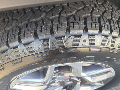 Used 2024 GMC Sierra 1500 SLE AWD/4WD image 23