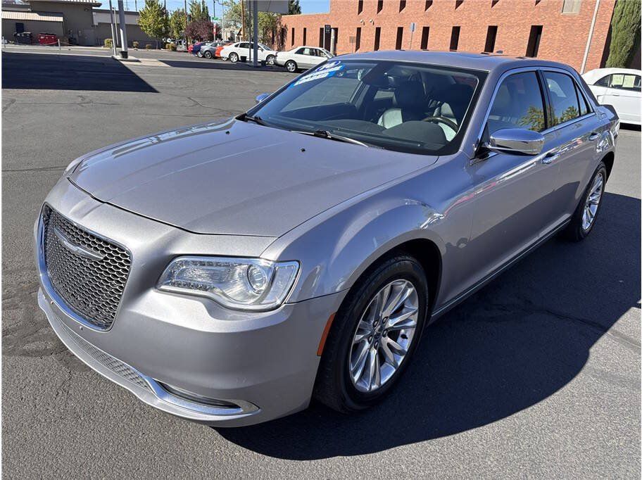 Used 2016 Chrysler 300 C RWD image 1