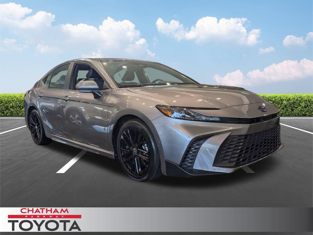 Certified 2025 Toyota Camry SE FWD image 1