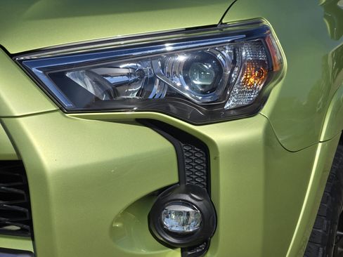 Used 2023 Toyota 4Runner TRD Off-Road Premium image 6