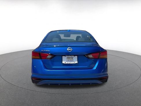 Used 2025 Nissan Altima 2.5 SV image 12