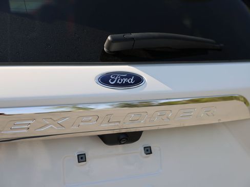 Certified 2024 Ford Explorer XLT w/ Equipment Group 202A AWD/4WD image 35